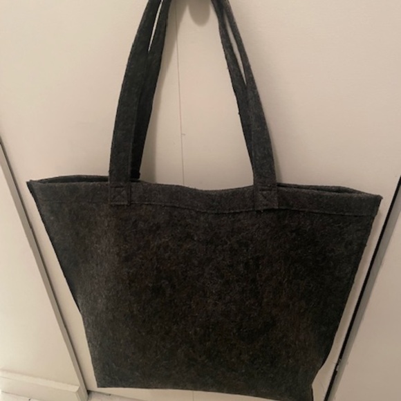 Oversized Felt Tote Charcoal Colour - Picture 2 of 8